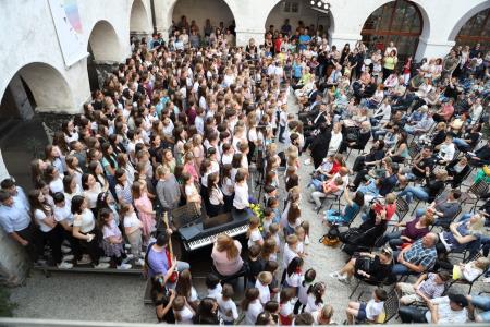Območna revija otroških in mladinskih pevskih zborov občin Kamnik in Komenda (57)